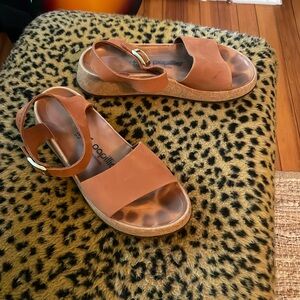 Sz 40 (9.5-10) Papilllio chestnut color sandals